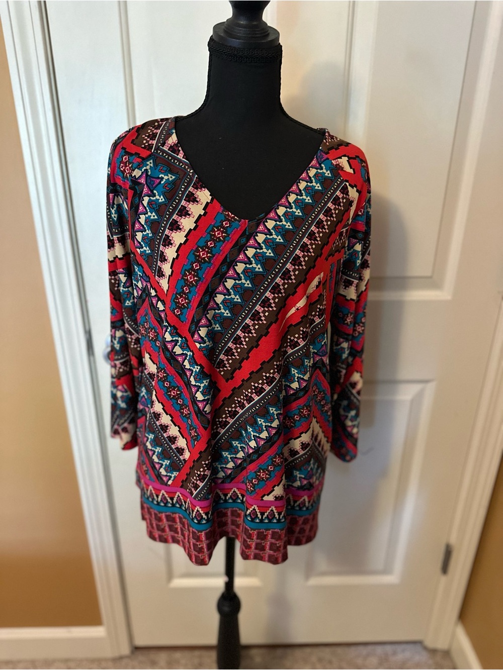 Chico's Red Multi V-Neck Printed Tunic